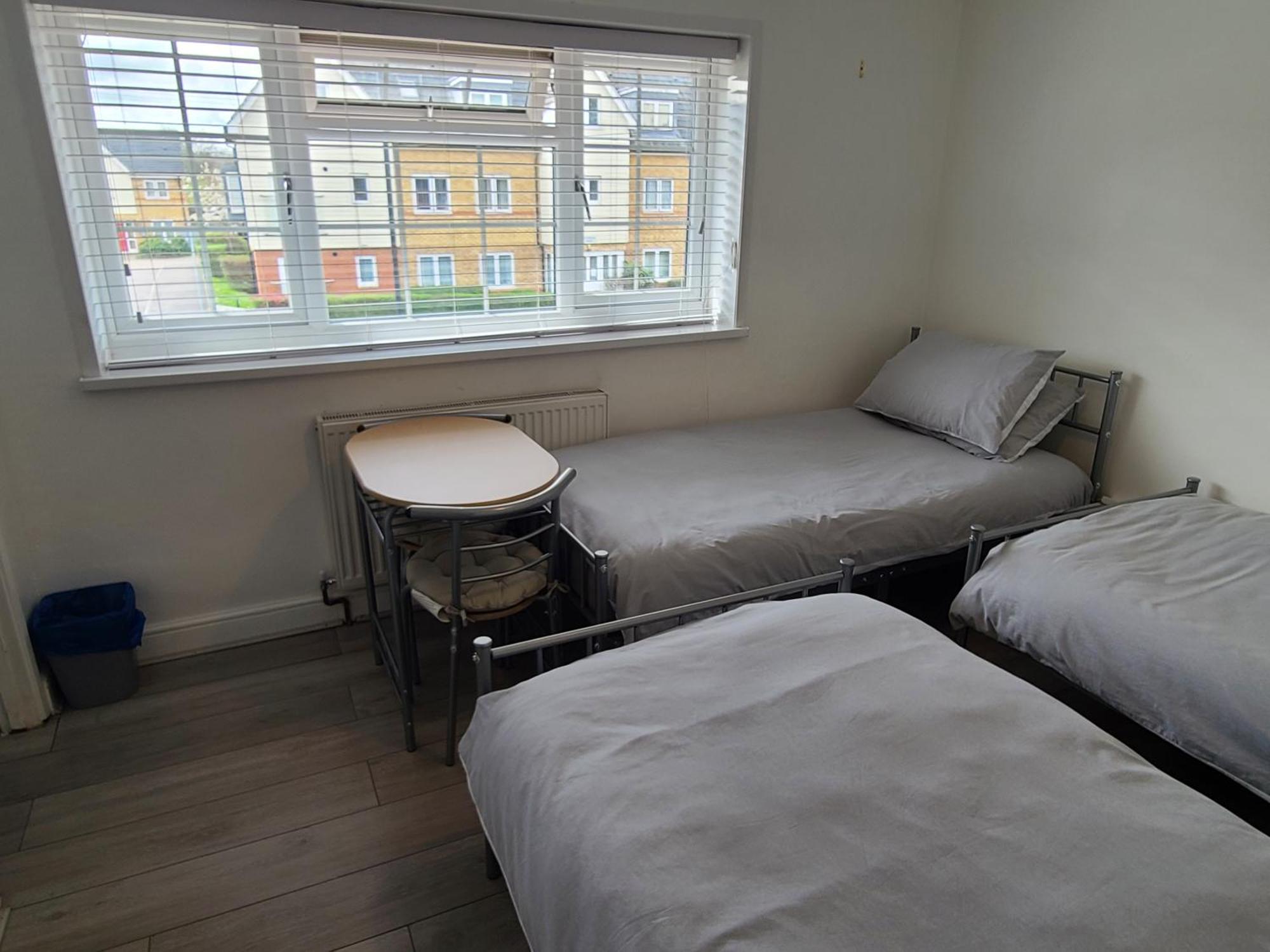 Gatwick Rooms-Travel Service-Airport Parking Ifield Eksteriør bilde