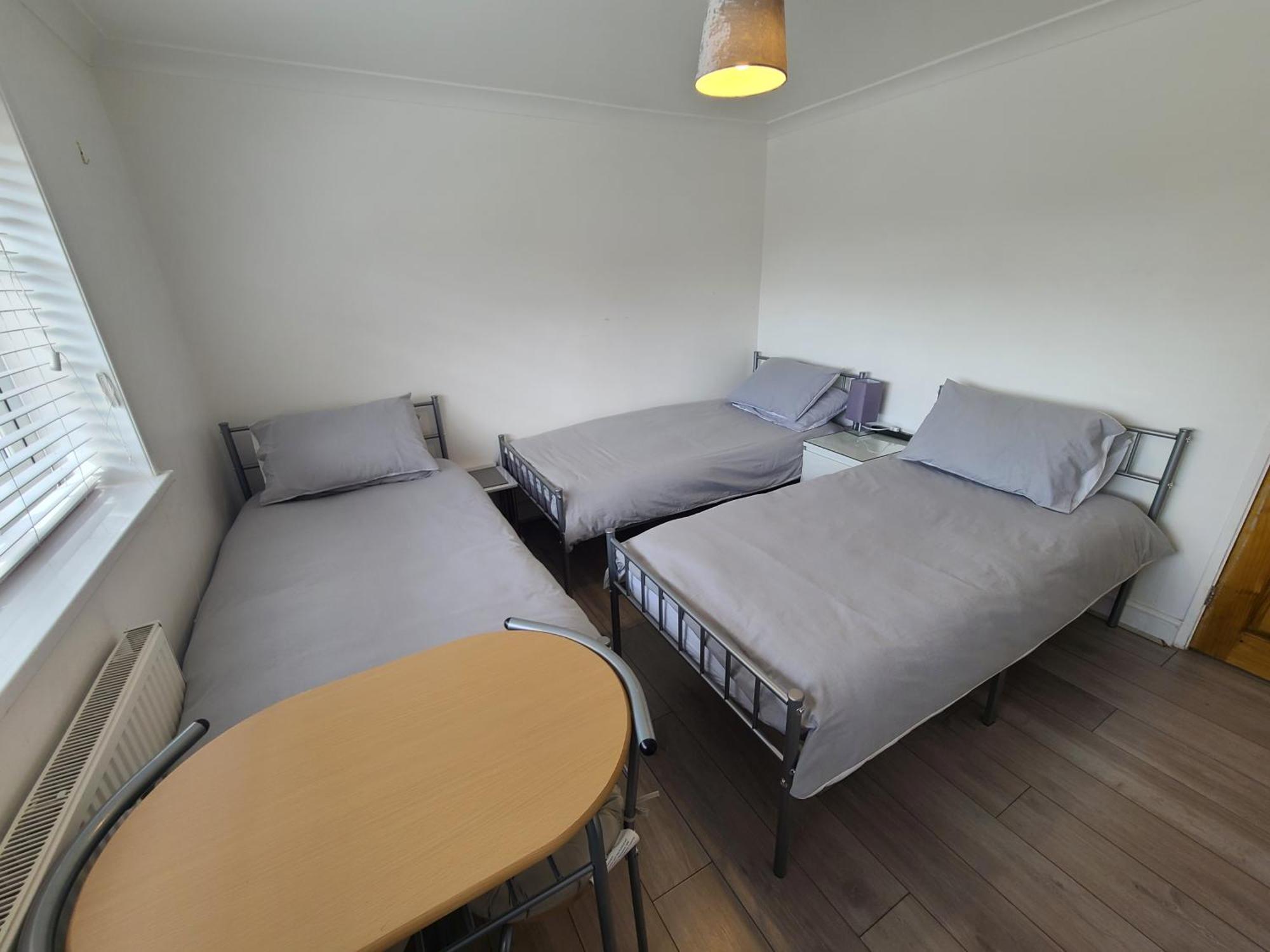 Gatwick Rooms-Travel Service-Airport Parking Ifield Eksteriør bilde
